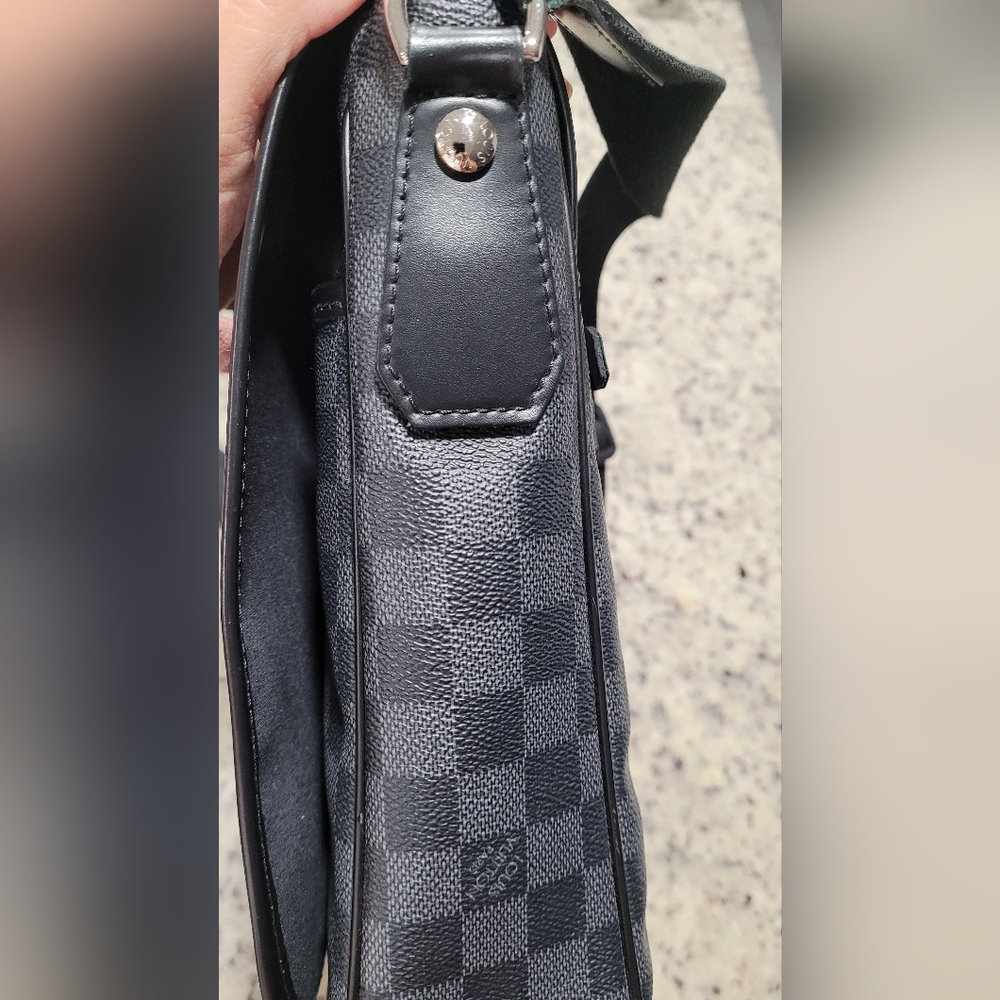 Louis Vuitton Daniel Damier Graphite Black And Grey Messenger Bag - Picture 8 of 12